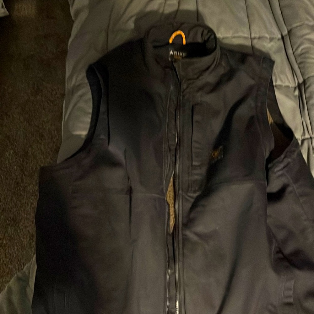 Ariat rebar vest